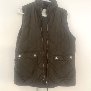 DRY GOODS | dark green puffer vest